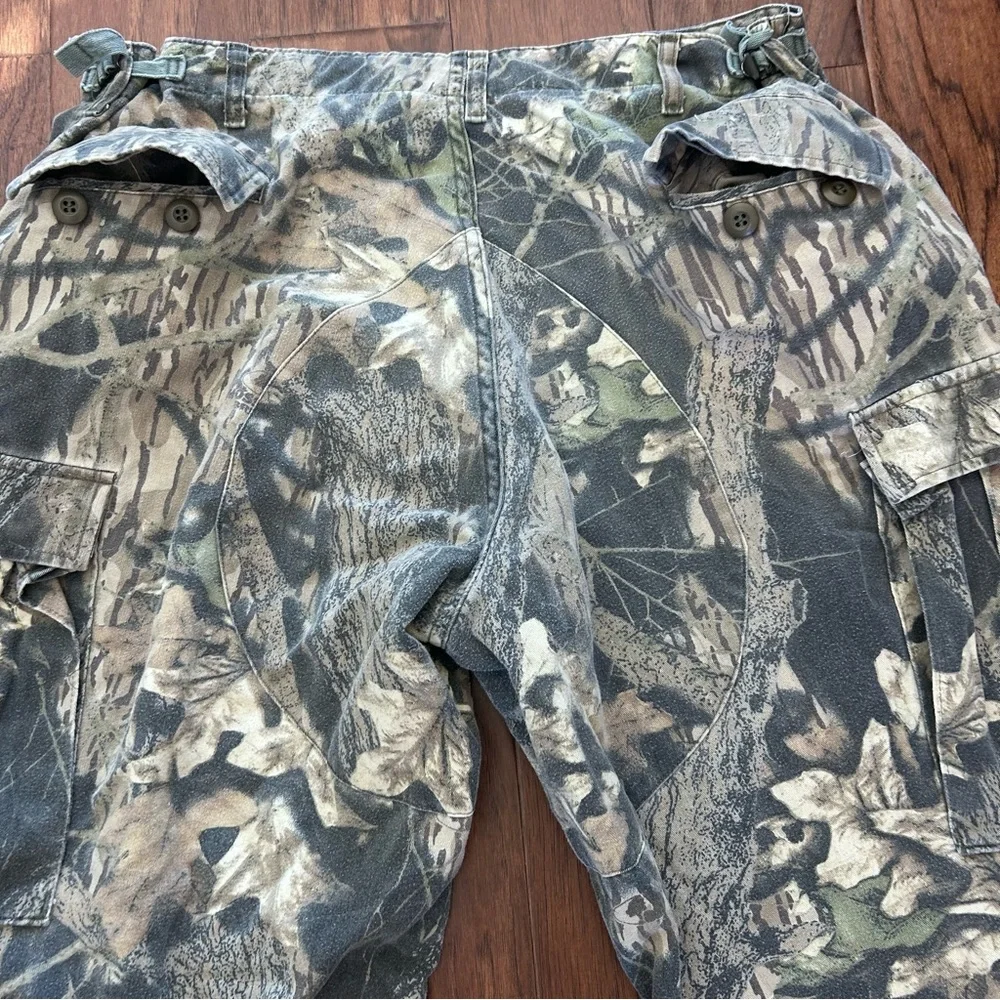 Men's Mossy Oak Breakuo Camouflage Hunting Pants - Picture 8 of 9